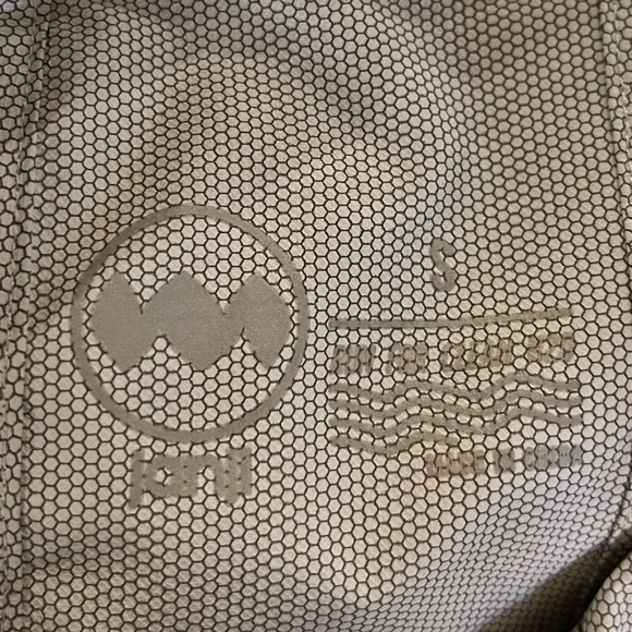 Janji black lightweight hooded jacket - Picture 10 of 11